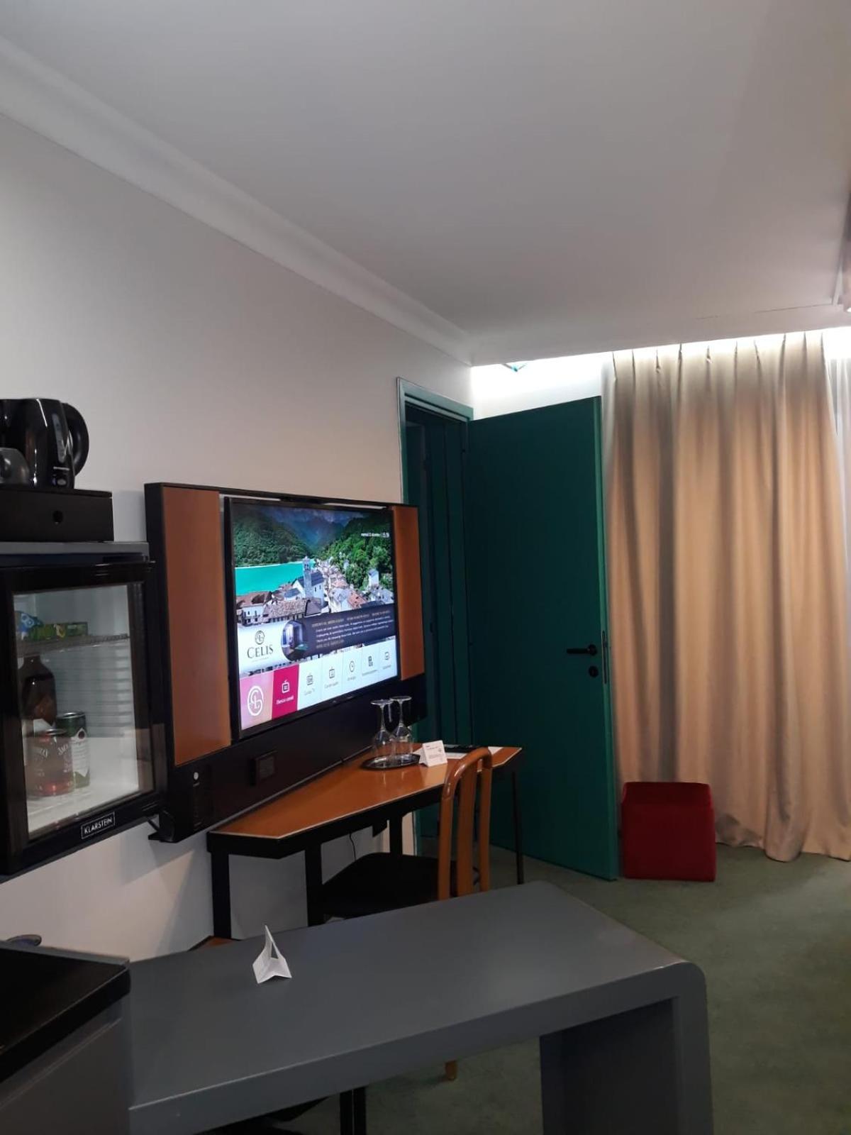 Hotel Celis Barcis Zewnętrze zdjęcie