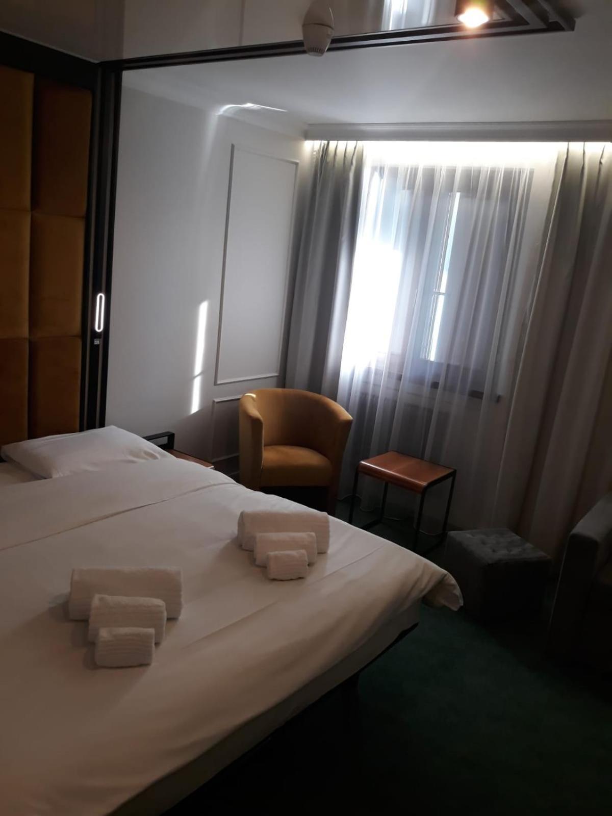 Hotel Celis Barcis Zewnętrze zdjęcie
