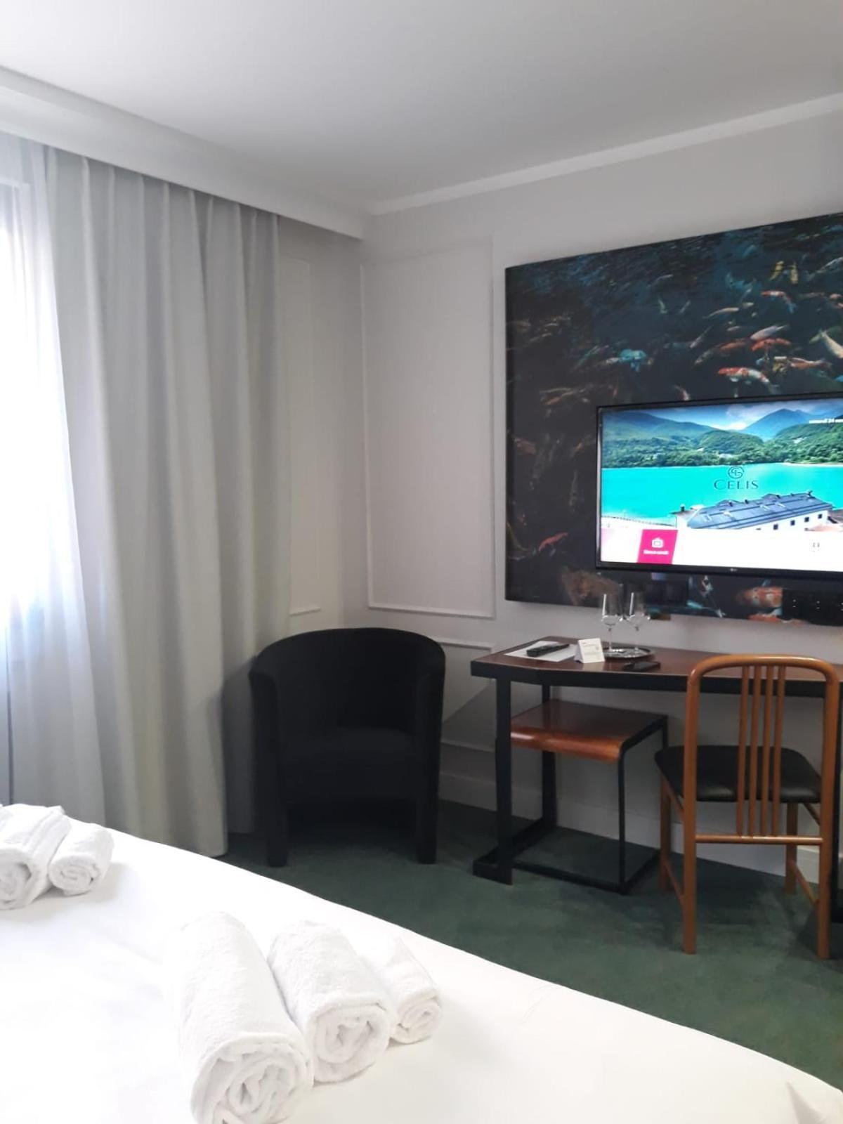 Hotel Celis Barcis Zewnętrze zdjęcie