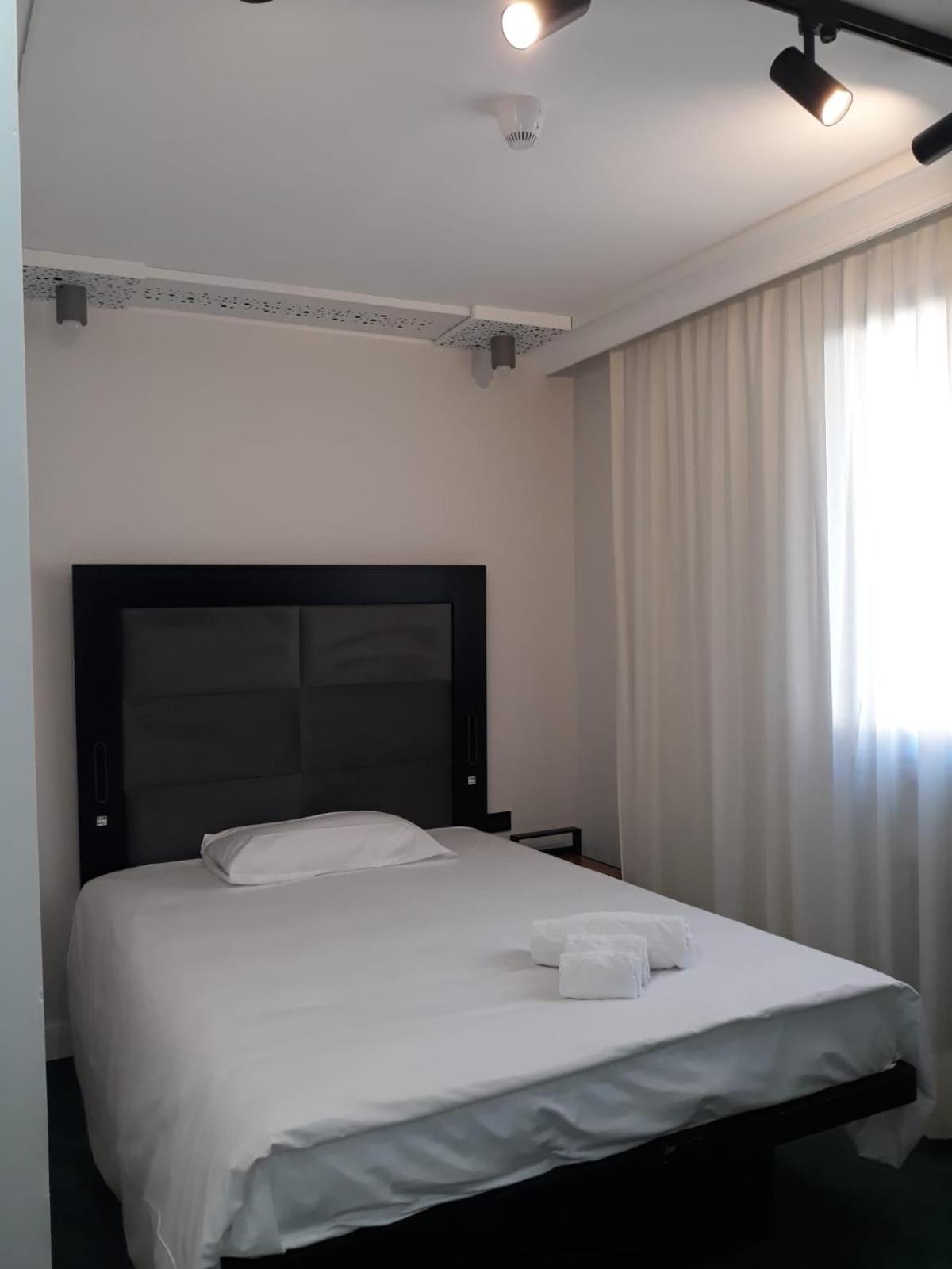 Hotel Celis Barcis Zewnętrze zdjęcie